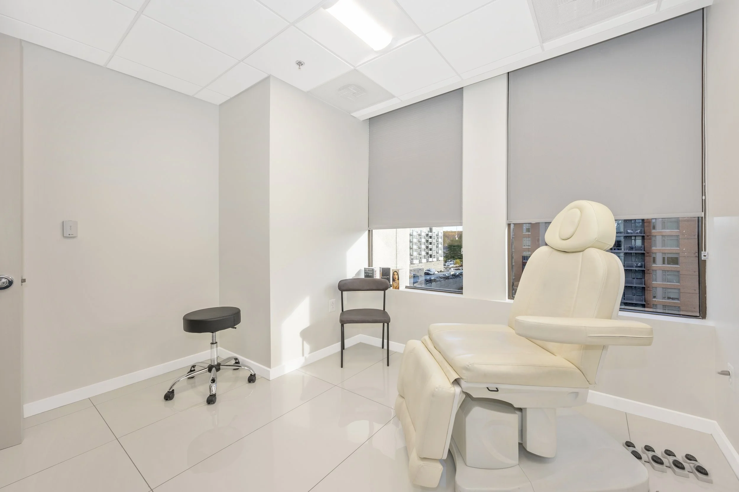 Procedure room finishes plastic surgery office Chevy Chase MD
